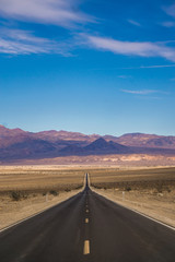 lonely empty road to deth valley national park