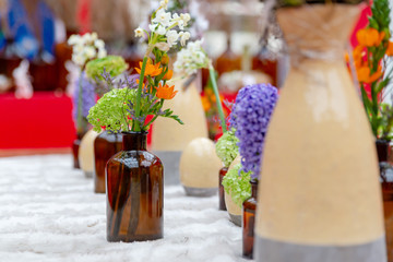 romantische Blumendekoration, Frühling, Tischdekoration, Blumen