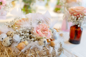 romantische Blumendekoration, Frühling, Tischdekoration, Blumen