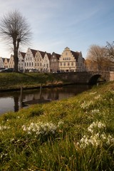 historische Häuser in der schönen Holländer Stadt Friedriechstadt