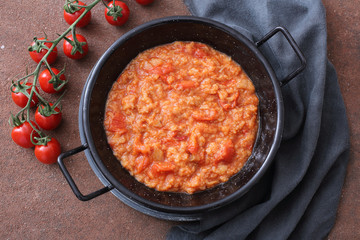 tradizionale zuppa di pane o pappa al pomodoro 