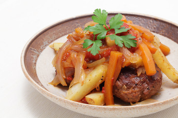 煮込みハンバーグ