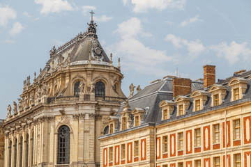 Fototapeta na wymiar Facade of famous Versailles palace, France