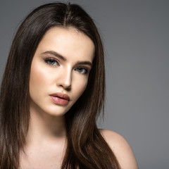 Naklejka premium Closeup face of a Fashion model with straight hair.