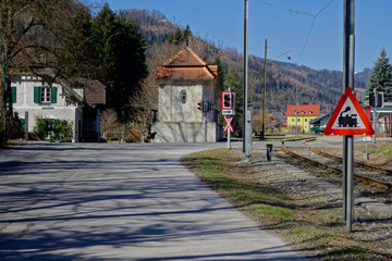BAHN&Uuml;BERGANG GUGGENBACH . SCHLEUSENHAUS