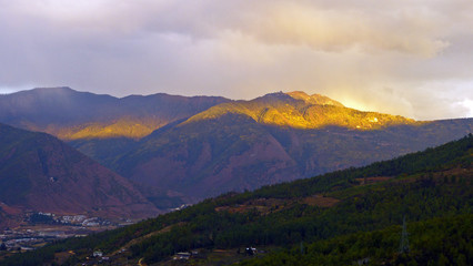 Golden light at Paro © Ariane