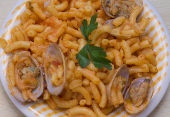 fideua with clams