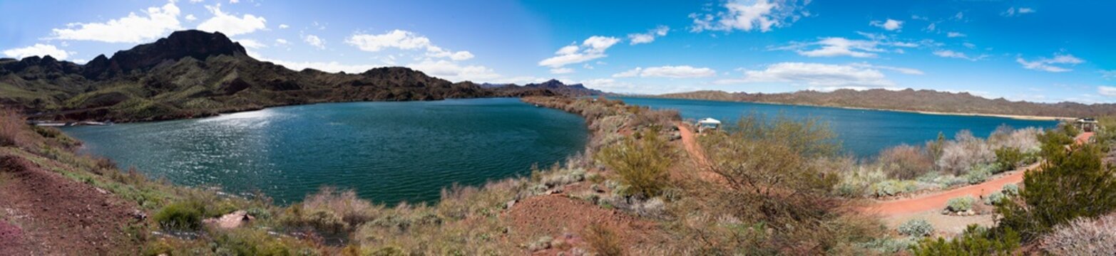 Arizona's Lake Havasu panorama.