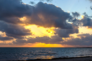 Fototapeta premium Dawn over the sea.