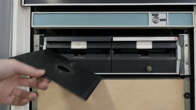 Ejecting A Floppy Disk From Computer 