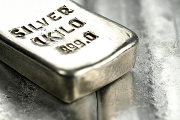 1 kilo 999 fine silver bar