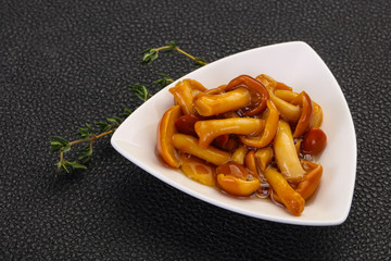 Pickled honey agaric