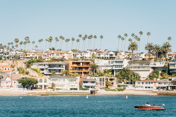 Fototapeta na wymiar View of Corona del Mar from West Jetty View Park, in Newport Beach, California
