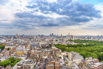 Fototapeta premium London skyline with London eye at cloudy day