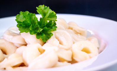 Tortellini mit Pesto mit Herz