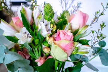 Blumenstrauss, Frühling, pinke Rosen