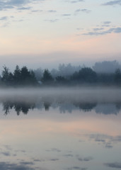Obraz na płótnie Canvas Morning fog on lake Seliger