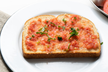 Spanish tomato toast 