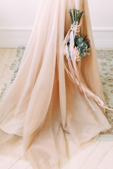 Details at the wedding, bouquet, dress and floristry. Fees at the hotel and the Studio.