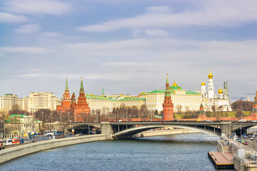 Obraz premium View of the Kremlin, the Moskva River and Bolshoy Kamenny Bridge
