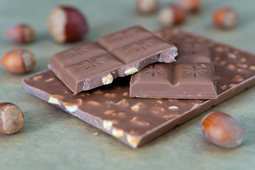Tafelschokolade mit Nuss