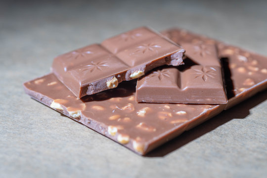 Tafelschokolade mit Nuss