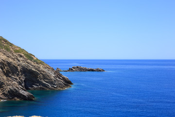 Fototapeta na wymiar Mountains Bay in the Mediterranean Sea. Sunner vocation.