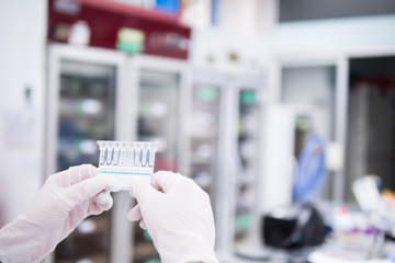 Hand hold gel test for blood cross matching 