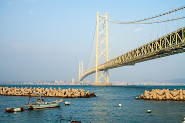 ミニチュア風に撮影した明石海峡大橋