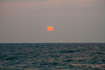 明石海峡に沈む夕陽