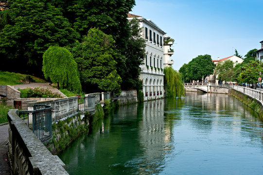 The river Sile flows between the coast of Santa Margherita and the Riviera Garibaldi in Treviso, the city of many canals. Veneto, Italy