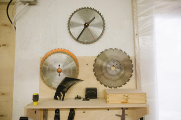 Circles for circular saw in the workshop