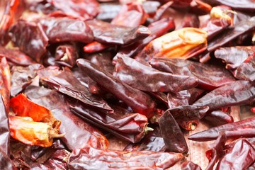 Red pepper fruits prepared for air drying