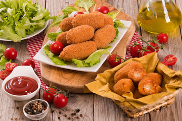 Supplì, italian fried rice balls. 