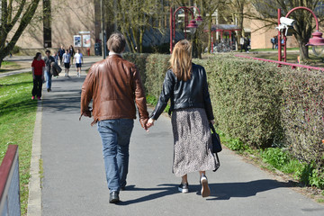 gens jeune adolescent soleil etudiant enseignement couple