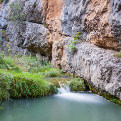 Pequeña cascada en el río Blanco. Calomarde. Teruel. Aragón. España