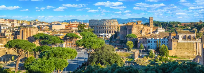 Photo sur Plexiglas Colisée Panorama pittoresque de Rome avec Colisée et Forum Romain, Italie.