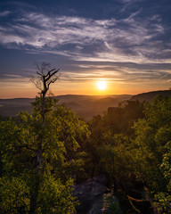 Sonnenaufgang über dem Elbsandsteingebirge