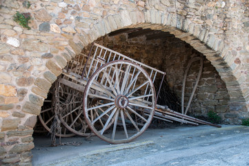 Monells - Old Carriage