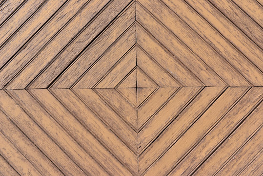 Structure en losanges de vieux bois peint