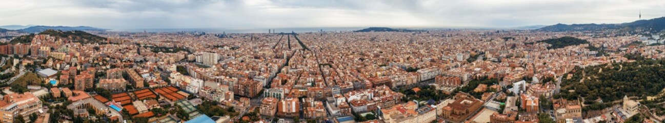 Fototapeta na wymiar Barcelona skyline aerial view