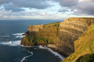 Fototapeta na wymiar Kippen in Irland - Cliffs of Moher
