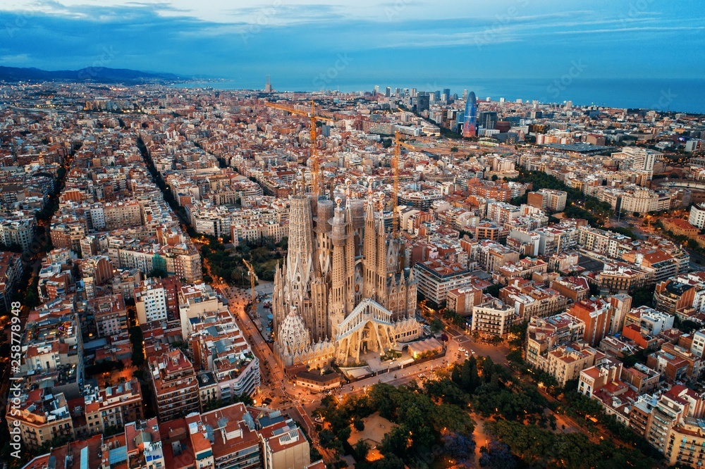 Wall mural sagrada familia aerial view