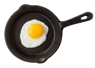 Fried egg in iron skillet