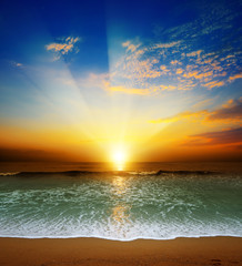 Obrazy na Szkle  Fantastyczny zachód słońca nad oceanem?