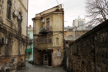 old houses in the middle of the street