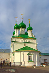 Fototapeta na wymiar Kostroma, shopping arcades, Church of Our Saviour