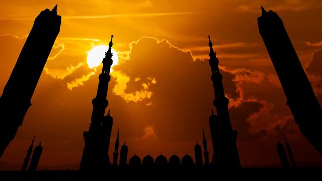 Masjid Al Nabawi or Nabawi Mosque (Mosque of the Prophet) at Sunset in Time Lapse, Medina (City of Lights), Saudi Arabia