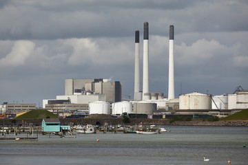 Obraz premium Industrial Facilities by the sea