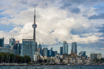 Fototapeta premium landscape of the city Toronto. Cloudy sky